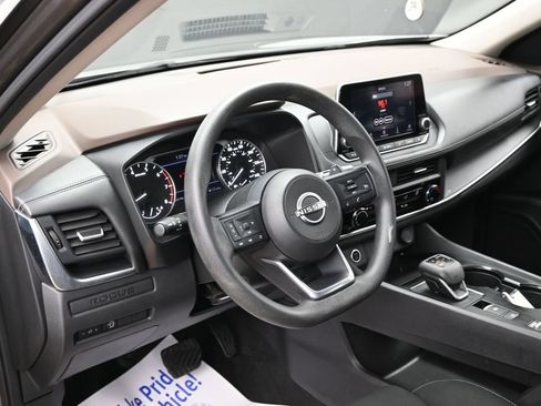 Used 2023 Nissan Rogue S FWD image 16