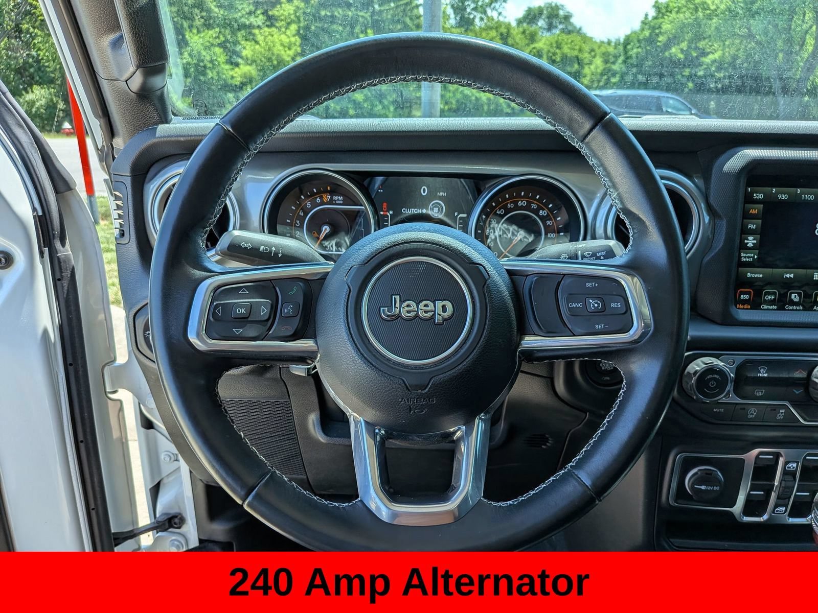 Used 2022 Jeep Gladiator Overland w/ Trailer Tow Package AWD/4WD image 17