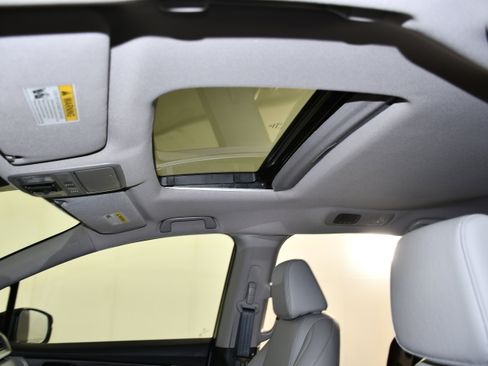 Certified 2024 Honda Odyssey EX-L image 38