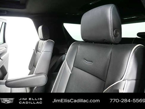 Used 2024 Cadillac Escalade Premium Luxury w/ Performance Package image 21