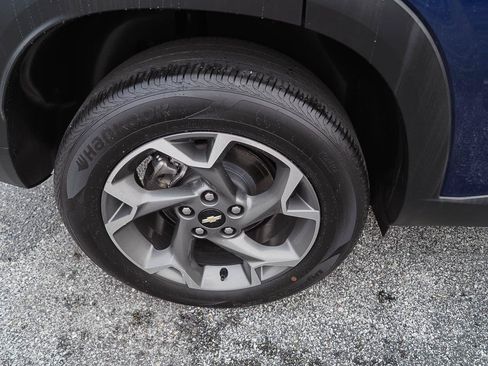 Certified 2024 Chevrolet Trax LT w/ Driver Confidence Package FWD image 34