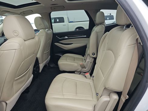 Used 2019 Buick Enclave Essence image 14