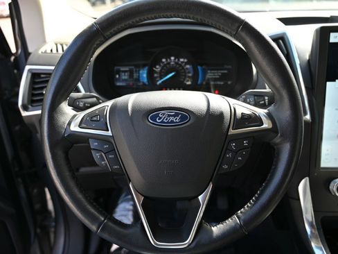 Used 2024 Ford Edge Titanium image 23