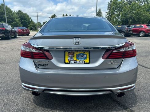 Used 2016 Honda Accord Touring image 3