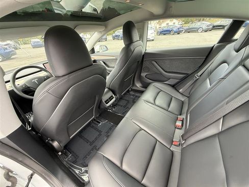 Used 2022 Tesla Model 3 Performance image 14