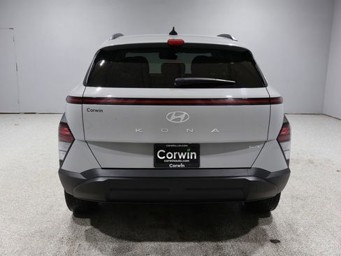 Used 2024 Hyundai Kona SEL image 3