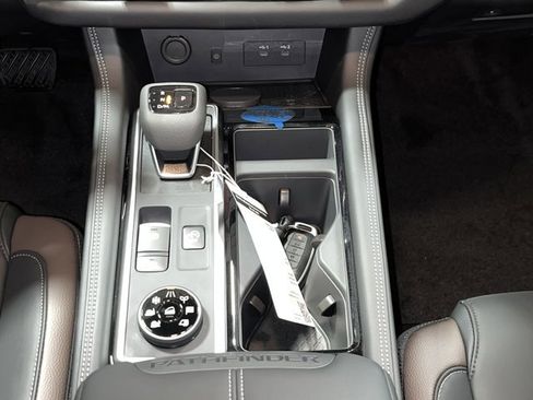 New 2026 Nissan Pathfinder Platinum AWD/4WD image 22