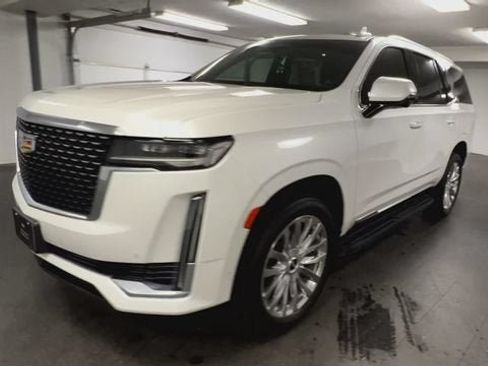 Used 2023 Cadillac Escalade Premium Luxury AWD/4WD image 4
