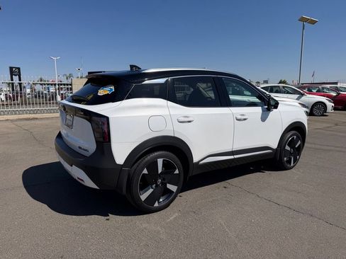 Certified 2025 Nissan Kicks SR AWD/4WD image 6