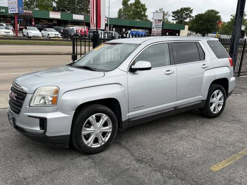 Used 2017 GMC Terrain SLE FWD image 3