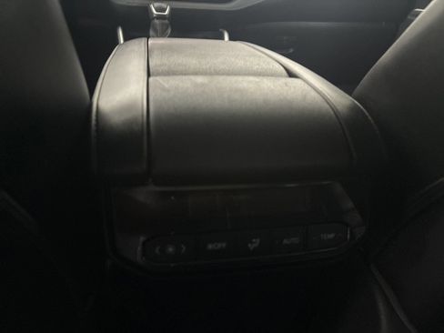 Used 2021 Toyota Highlander XLE FWD image 27