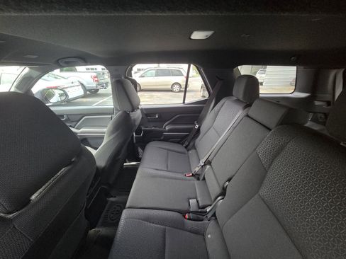 Used 2025 Toyota 4Runner SR5 image 6