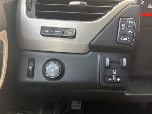Used 2020 GMC Yukon XL Denali image 21