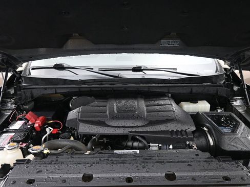 Used 2021 Nissan Titan PRO-4X w/ Pro-4x Convenience Package image 26