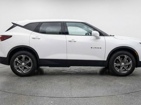 Used 2025 Chevrolet Blazer LT image 11