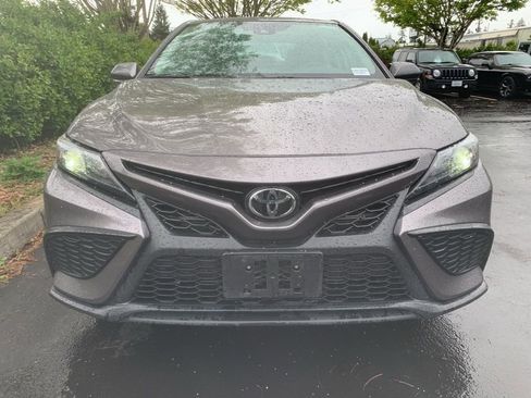 Used 2024 Toyota Camry SE image 5
