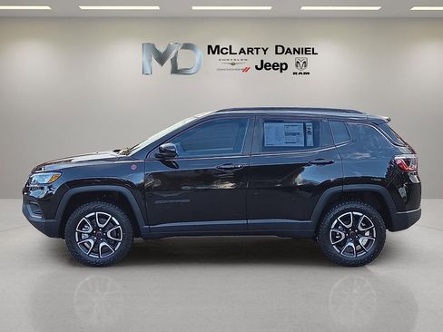 New 2026 Jeep Compass Trailhawk w/ Sun, Sound & Navigation Group image 3