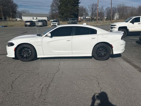 Used 2020 Dodge Charger R/T w/ Navigation & Travel Group image 4