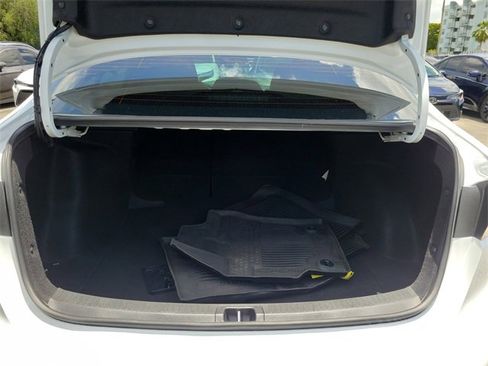 Used 2025 Toyota Corolla SE image 5