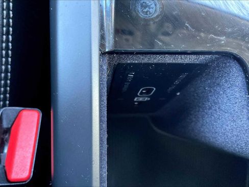 Used 2023 Volvo XC90 B6 Ultimate image 37