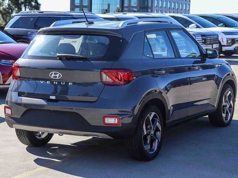 New 2026 Hyundai Venue SEL FWD image 4