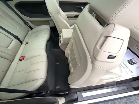 Used 2015 Land Rover Range Rover Evoque Pure Plus image 24