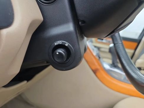 Used 2012 Land Rover Range Rover Sport HSE AWD/4WD image 22
