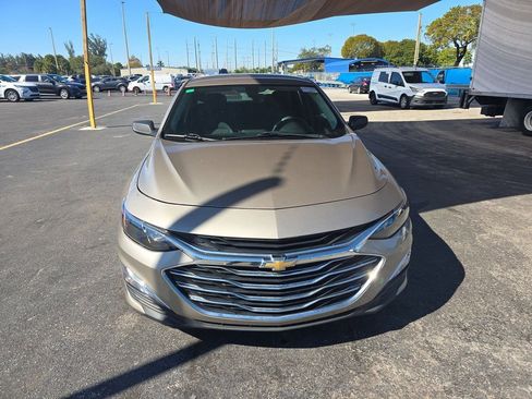 Used 2022 Chevrolet Malibu LS image 2