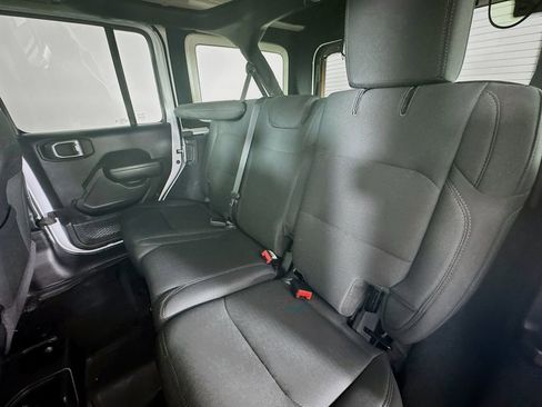 Used 2022 Jeep Wrangler Unlimited Sport AWD/4WD image 23