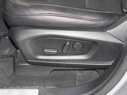 Used 2021 Ford Explorer Limited w/ Equipment Group 301A image 21