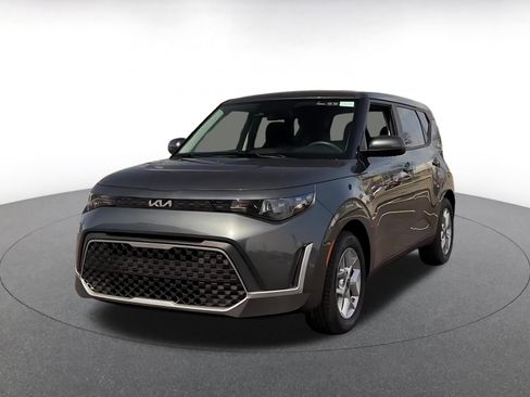 Used 2025 Kia Soul LX w/ LX Technology Package FWD image 7