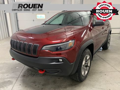 Used 2019 Jeep Cherokee Trailhawk w/ Cold Weather Group AWD/4WD image 1
