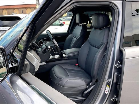 New 2026 Land Rover Range Rover SE image 14