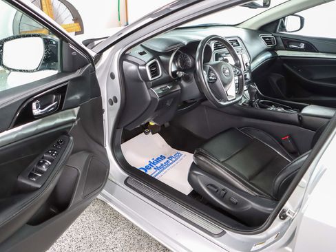 Used 2022 Nissan Maxima SV w/ Floor Mat Group FWD image 3