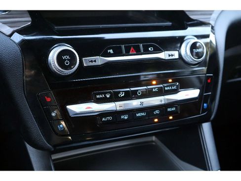 Used 2022 Ford Explorer Limited w/ Equipment Group 301A RWD image 33