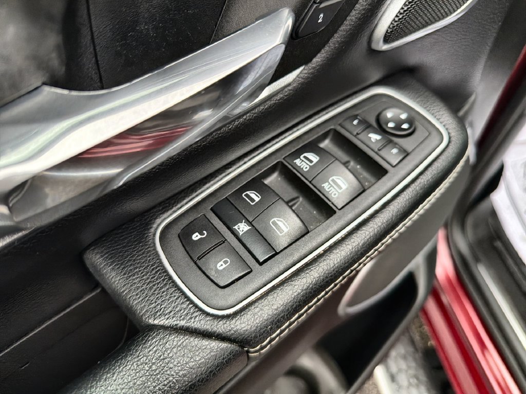 Used 2022 RAM 1500 Laramie AWD/4WD image 15