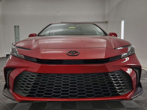 Used 2025 Toyota Camry SE w/ Convenience Package image 29