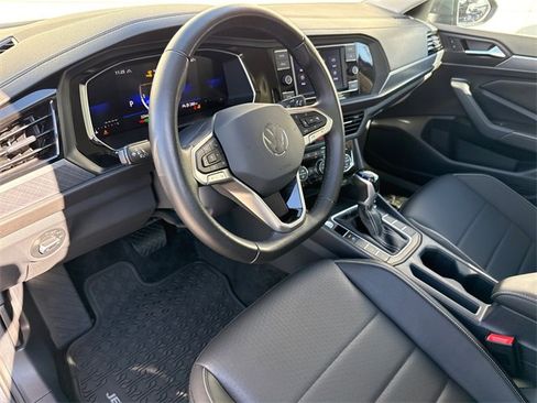Certified 2023 Volkswagen Jetta SE image 28