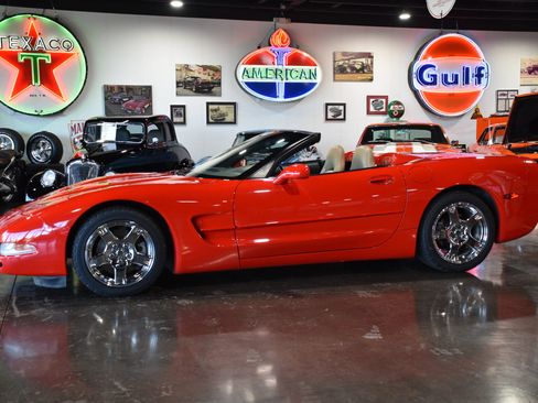 Used 1998 Chevrolet Corvette Convertible w/ Memory Pkg RWD image 1