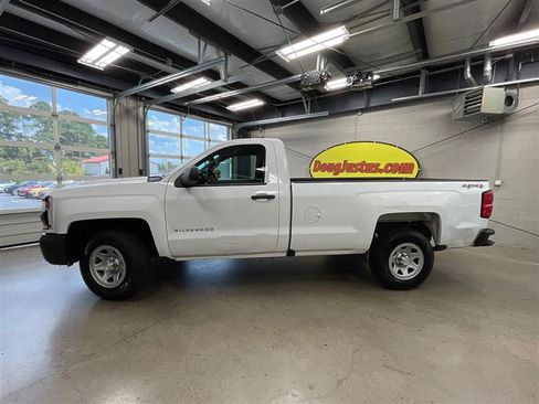 Used 2017 Chevrolet Silverado 1500 W/T w/ Trailering Package AWD/4WD image 2