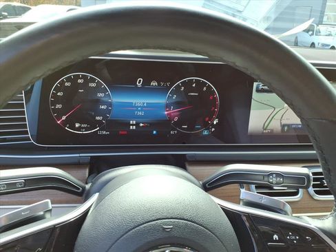 Certified 2025 Mercedes-Benz GLS 450 4MATIC image 18