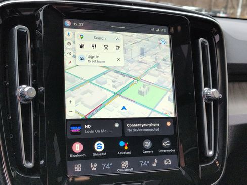 Certified 2023 Volvo XC40 B5 Ultimate w/ Climate Package image 24