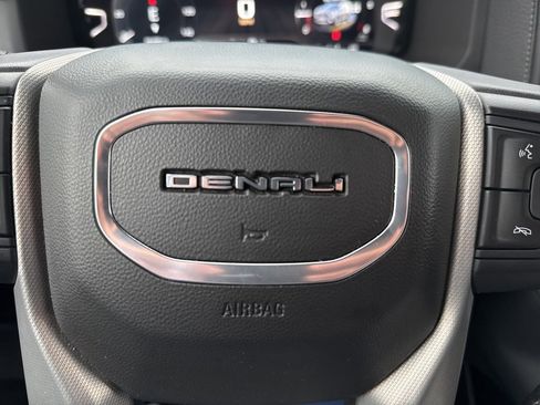 Certified 2022 GMC Yukon Denali w/ Denali Premium Package image 16