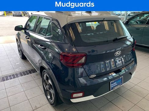 Certified 2023 Hyundai Venue Limited FWD image 13