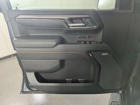 Used 2022 GMC Sierra 1500 AT4 w/ AT4 Premium Package AWD/4WD image 9
