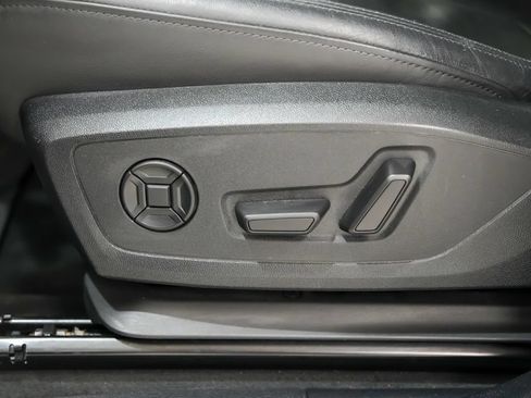 Used 2022 Audi Q3 2.0T Premium w/ Convenience Package AWD/4WD image 22