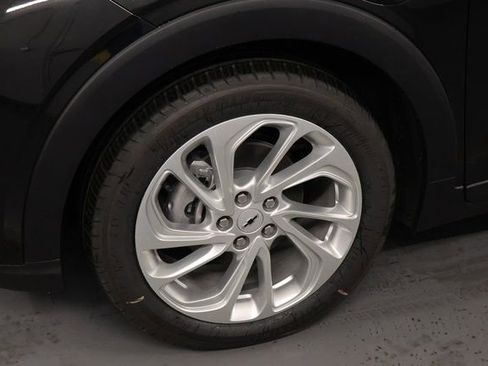 New 2027 Chevrolet Bolt LT w/ Comfort Package image 7