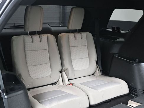 Used 2018 Ford Explorer 4WD w/ Class II Trailer Tow Package image 31