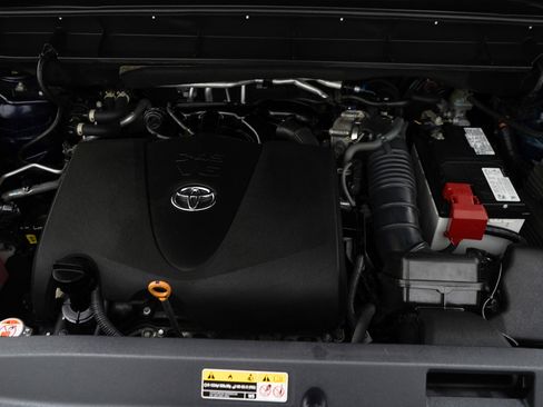 Used 2022 Toyota Highlander XLE image 27