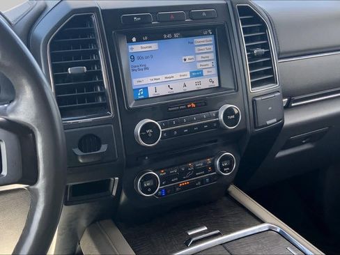 Used 2018 Ford Expedition Limited RWD image 7